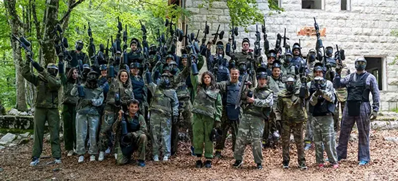 Estitor tim na paintball team building igri Estitor tim na paintball team building igri